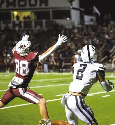 Archer City senior Kole Stovall gets behind the Seymour defense on the final play of the first half for a 39-yard score in the Wildcats 46-28 loss to Seymour on Sept. 29. Photo/Will Edwards