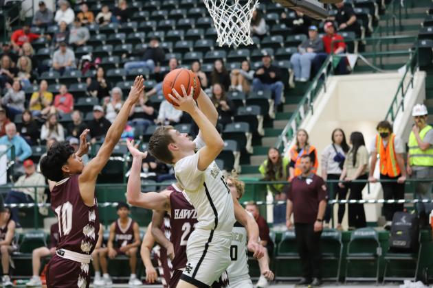 Archer City's Curry puts in the layup
