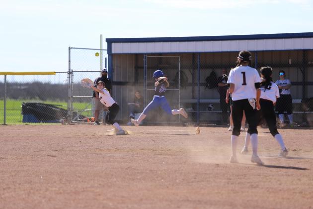 Catherine Hoff beats the throw