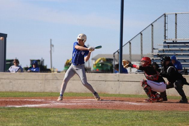 Brayden Berend swings