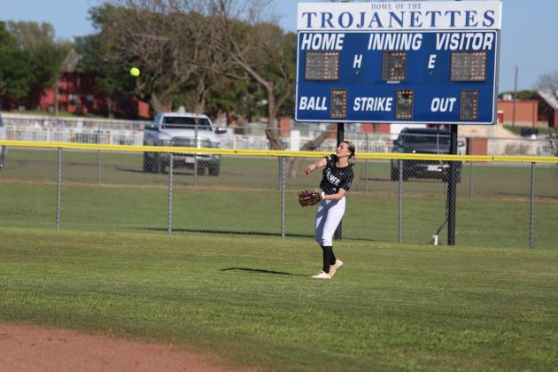 Serenity Jones throw from center