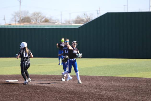 Karissa Fillingim throws from 2nd
