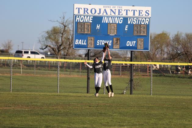 Crouse and Jones fight for fly ball