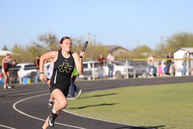 MaKaylee McCown 4x100 relay