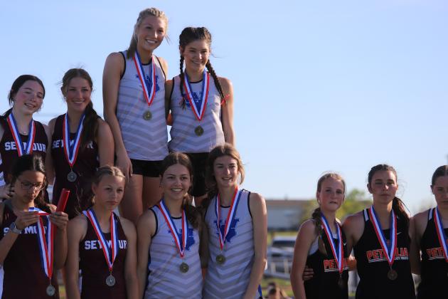 WHS Girls 4x100 relay