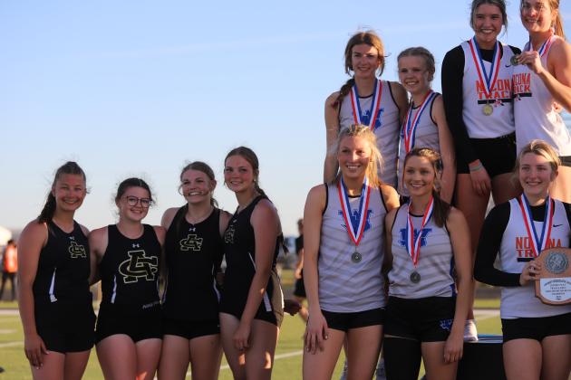 ACHS/WHS Girls 4x200 relay