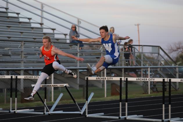 Carson Anderle 300 hurdles