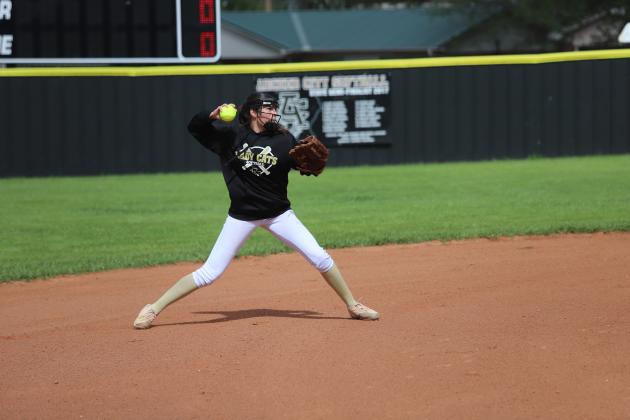 Brynlee Skelton throws from ss