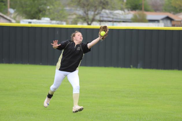 Alyssa Schroeder fly ball catch