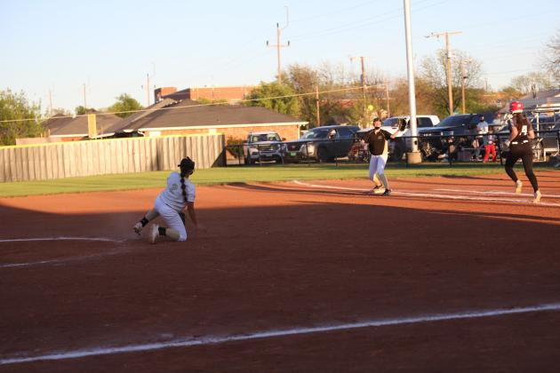 Addi Canada throw to first