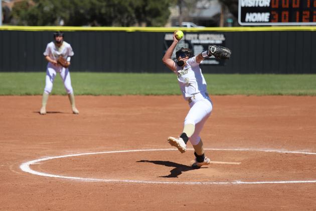 Addi Canada throws a pitch