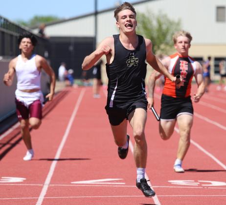 Laine Hall 4x100 relay 
