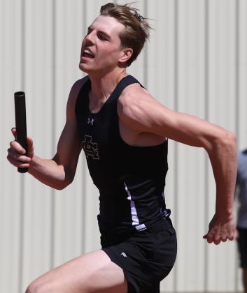 Chance Warren 4x200 relay