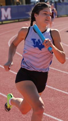 Saige Anderson 4x400 relay
