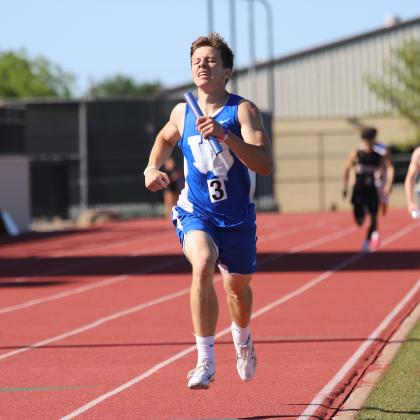 Carson Anderle 4x400 relay