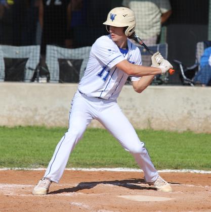 Avery Schroeder batting
