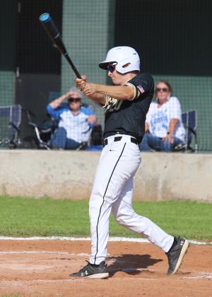 Chase Curry batting