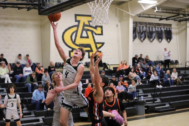 Archer City's Chance Warren layup
