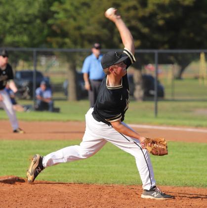 Brody Reneau pitching