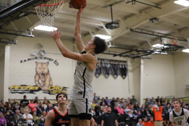 Archer City's Landon Smith layup