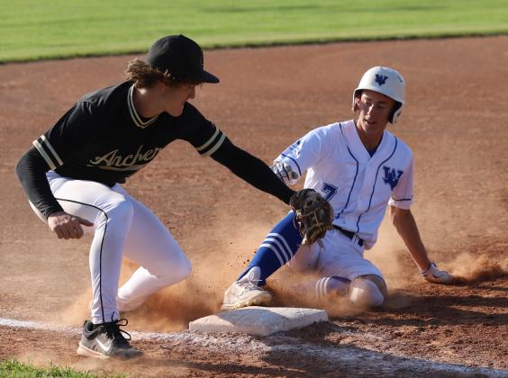 Kolby Teakell slides into 3rd