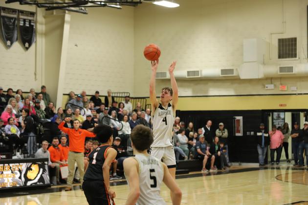 Archer City's Chance Warren 3-pointer