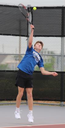 Nolan Schreiber serve
