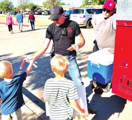 Holliday VFD celebrates last day of school