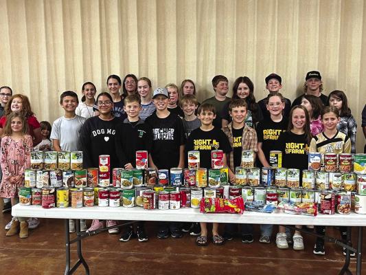 AC 4 -H hosts food drive