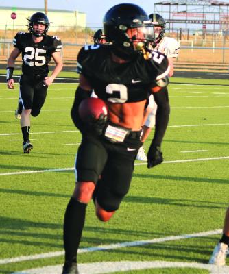 Wildcats maul Quanah in opener, 44- 8