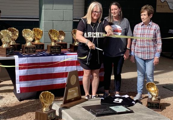 Archer City dedicates flagpole to former coach Pat Maxwell