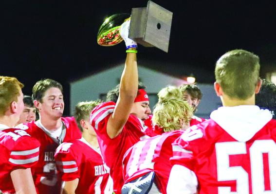 Cox lights up Wildcats for 7 TDs