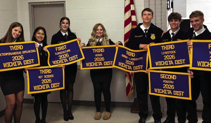 Holliday FFA poses for a photo with their District CDE placings.