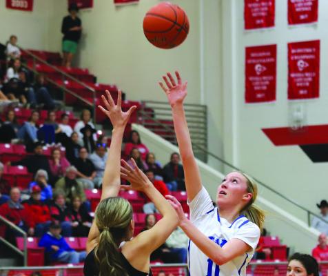 Trojanettes fall in final seconds