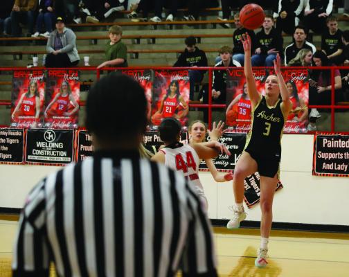 Lady Cat Serenity Jones recorded nine points, three rebounds, two assists, and four steals in Archer City’s 16-point district win over Olney on Tuesday, Jan. 28. Photo/Landon Davis