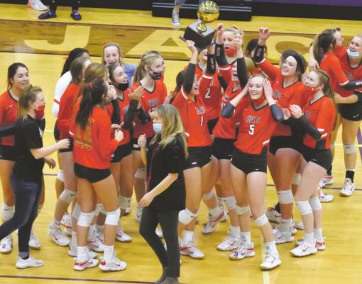 Holliday rallies for five-set win over Peaster in regional quarterfinals