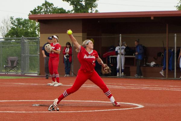 Sophomore Addison Lindemann was nearly unhittable in Holliday’s bi-district sweep of Peaster to send the Lady Eagles to the area round. In 10.0 innings in the circle, she fanned 23 Lady Greyhounds while allowing just four hits.