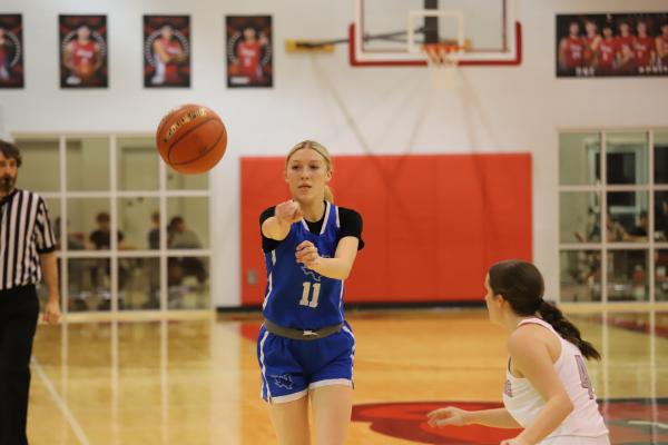 Windthorst's Rylee Wolf passes to open teammate 