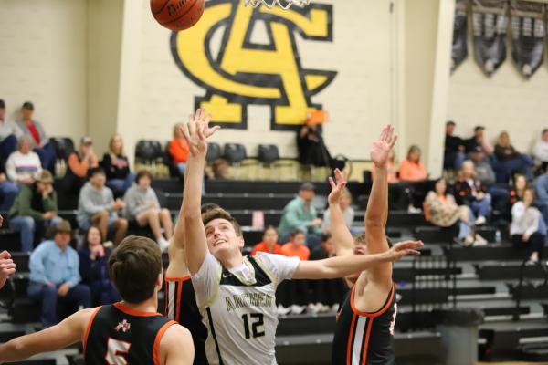 Archer City's Chase Curry layup
