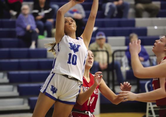 Trojanettes go 3-1 in tournament