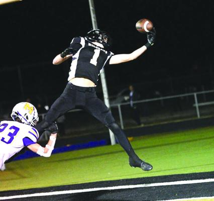 Wildcats clinch playoff spot with rout