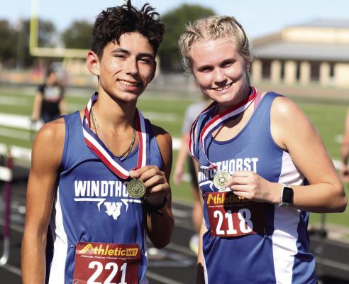 Holliday, Windthorst dominate at District XC