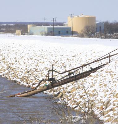 The water plant at Lake Kickapoo lost power due to Oncor shutting off portions of the electric grid per ERCOT’s (Electric Reliability Council of Texas) directive. As a result, pipes froze at the water plant at Lake Kickapoo. Photo/Jenny Schroeder