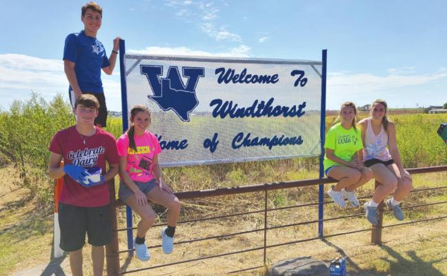 Windthorst High School students revamp welcome signs