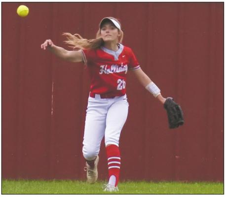 Holliday’s Payton Murray recorded an outfield assist on a 9-4-5 putout in the Lady Eagles’ 15-0 win over Bowie on Tuesday, April 13. Photo/Will Edwards